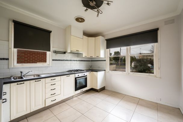 21 Boronia Grove, Wendouree - Photo 1