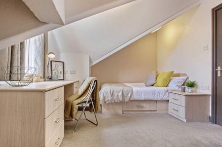 4 bedroom flat to rent - Photo 4