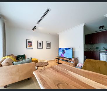 Central Living minutes from Sydney University & Glebe Village - Photo 1