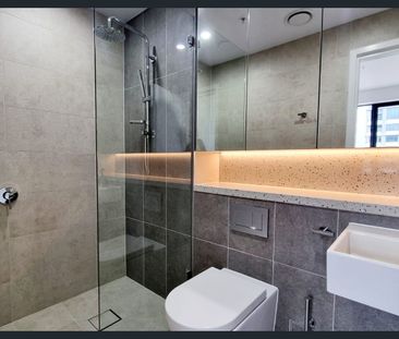 Beautiful two Bedroom Apartment Close to Tallawong Metro Station! - Photo 6