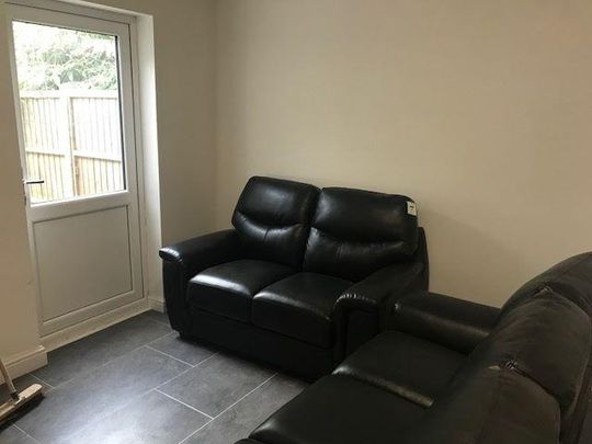 1 bedroom in a house share to rent - Photo 1