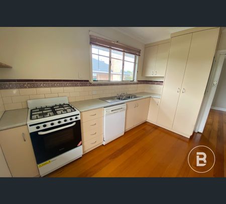 20 Clarence Avenue, Kennington, Vic 3550 - Photo 2