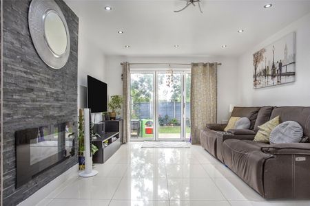 Worple Road, Staines-upon-Thames, Surrey, TW18 1EF - Photo 3