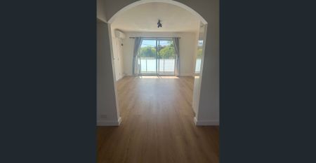 Beautiful 2 bedroom apartment with a view - Photo 3