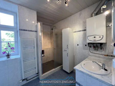 Pronájem cihlového bytu 2+1 se zahrádkou, ul. Na Vinici, Znojmo - Photo 5