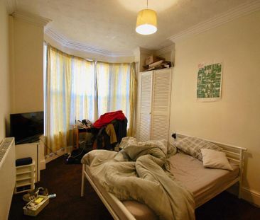 6 bedroom terraced house to rent - Photo 1