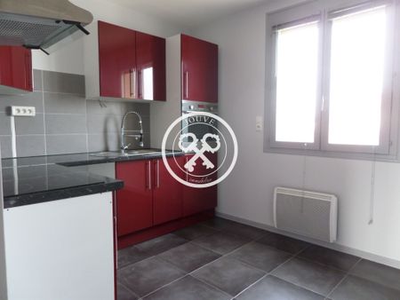 Location Appartement 3 pièces 71m² TROYES 10000 - Photo 2
