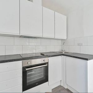 Conyers Road, SW16, London - Photo 2