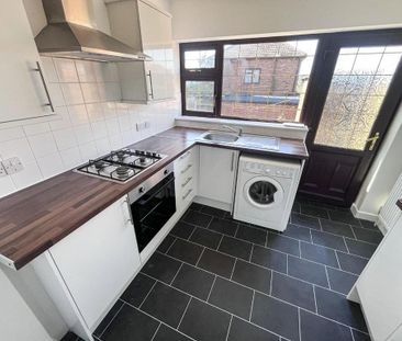 3 bedroom semi-detached house to rent - Photo 4