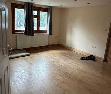 Room in a Shared House, Park Road, IG1 - Photo 4