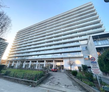 studio + terrasse à 1080 Molenbeek-Saint-Jean  Loyer: 850 € - Photo 4