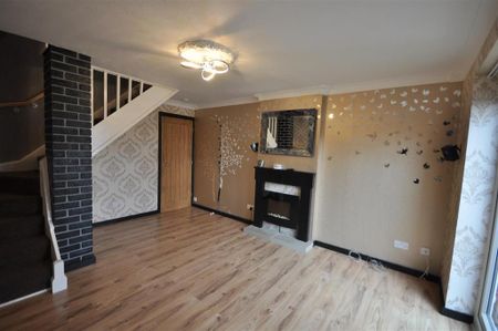 4 bedroom semi-detached house to rent - Photo 4