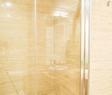 2 bedroom luxury Apartment for rent in Benahavís, Spain - Photo 4