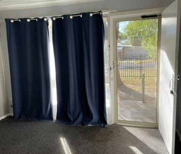 SECURE LIVING, AFFORDABLE LIVING, COSY HOME! - Photo 2
