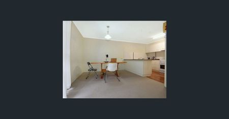 Neat & Presentable 3-Bedroom Unit in Leafy East Toowoomba - Photo 4