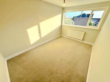 3 bedroom House To Let - Photo 3