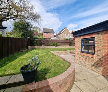 4 bedroom detached house to rent - Photo 2