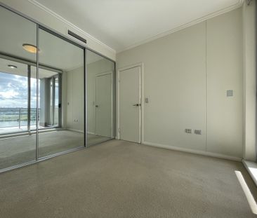 One Bedroom Apartment With The View - Photo 2