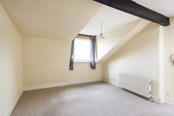 2 Bed Flat - Photo 1