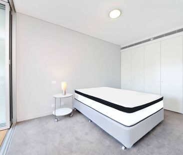 Award-Winning 'Lumiere' Residences | Fully Furnished North-East Fac... - Photo 2