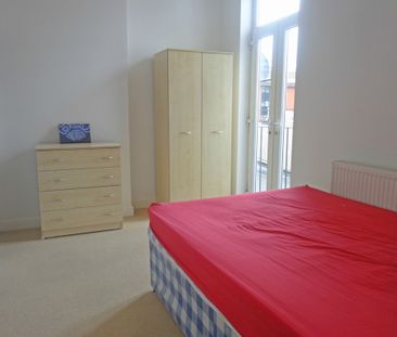 2 Bedroom Flat - Photo 4