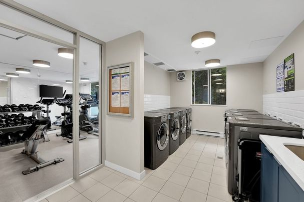 Pacific Terrace Apartments - Photo 1