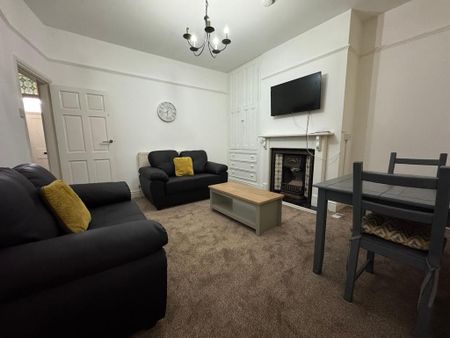 4 bedroom terraced house to rent - Photo 2