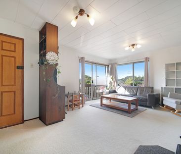 4 BEDROOM FAMILY HOME IN BIRKDALE - Photo 5