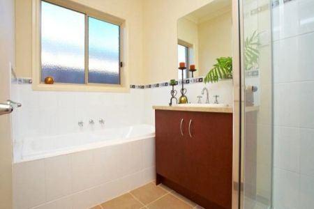 ** UNDER APPLICATION** Spacious Family Living in Kurunjang – $480 per week - Photo 5