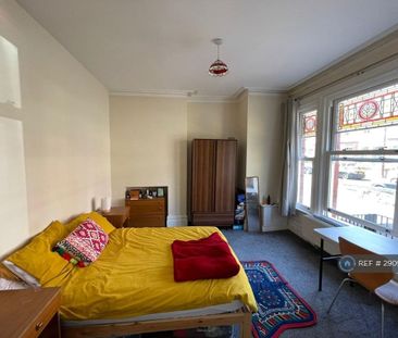 2 bedroom flat to rent - Photo 6