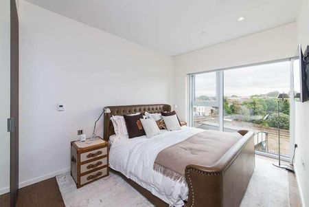 Columbia Gardens, Lilie Square, London, SW6 - Photo 2