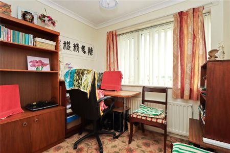 3 bedroom semi-detached house to rent - Photo 5