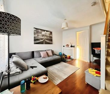 Kiln Way, Badgers Dene, Grays, RM17 - Photo 2