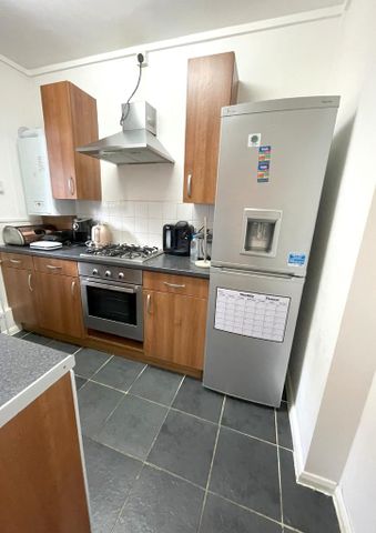 4 bedroom flat share to rent - Photo 5