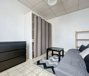 Appartement à louer - REIMS -RUE DE NICE - Photo 2