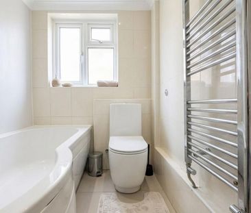 1 bedroom in a house share to rent - Photo 3