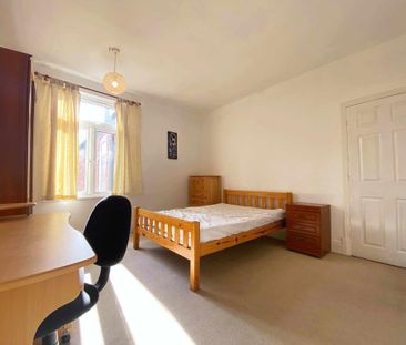 5 bedroom terraced house to rent - Photo 2