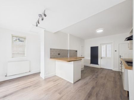 2 bedroom terraced house to rent - Photo 5