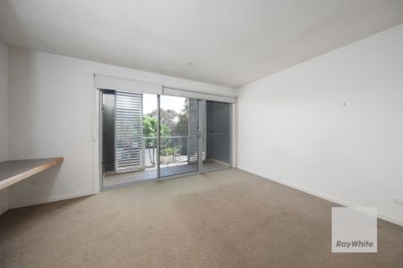 Modern Two-Bedroom Townhouse in Prime Bundoora Location - Photo 2