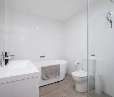 2/16 Hill Street, North Lambton NSW 2299 - House For Rent | Domain - Photo 4