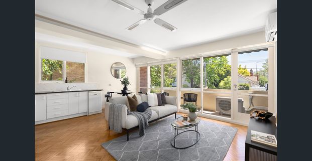 Bright One-Bedroom Living with Balcony in Prime Toorak Pocket - Photo 1