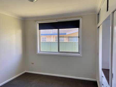 SOUTH TAMWORTH - Tidy One Bedroom Unit - Photo 3