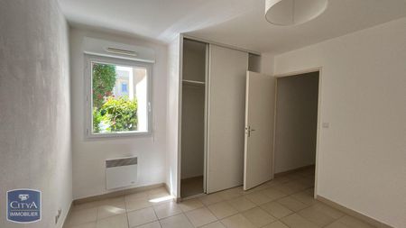 Location Appartement 2 pièces 48m² PONT ST ESPRIT 30130 - Photo 2