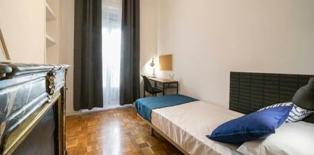 Calle de Fuencarral, Madrid, Community of Madrid 28004 - Foto 3