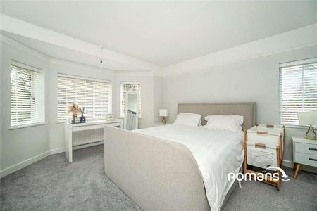 Kings Road, Ascot, Berkshire, SL5 - Photo 3