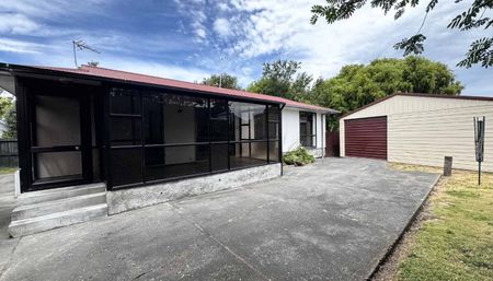 Quiet home in Bromley - Photo 4