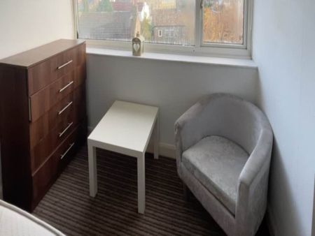 Featherbank Grove (room 3*), Horsforth , Leeds - Photo 5
