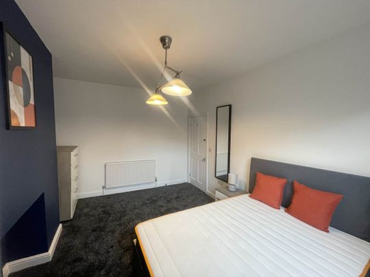 Haddon Road (room 1), Burley, Leeds - Photo 1