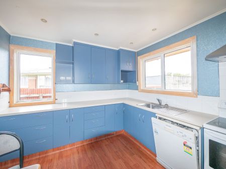 Charming 3-Bedroom Brick Home - Photo 2