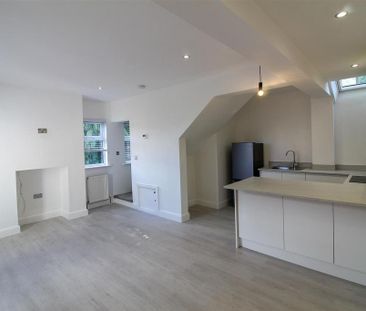 2 bedroom semi-detached house to rent - Photo 6